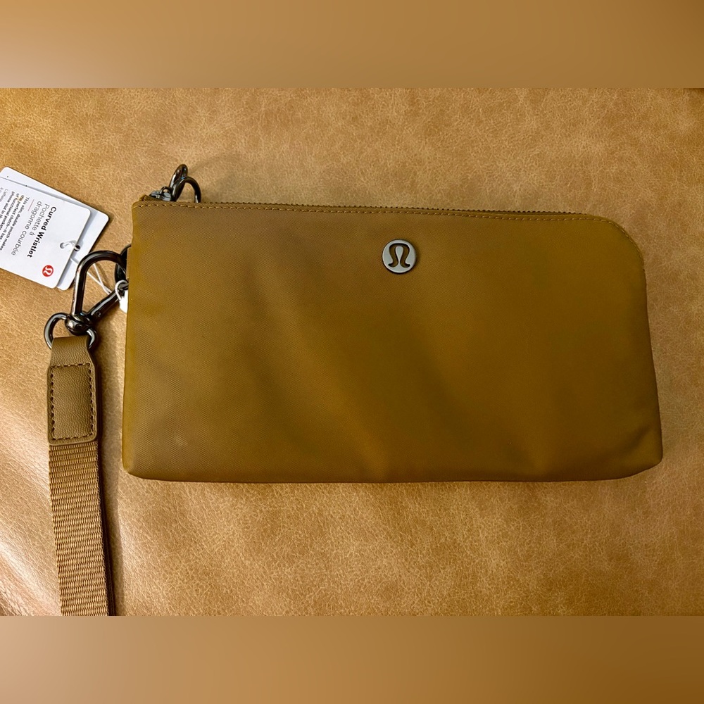 New Lululemon Curved Wristlet NTW